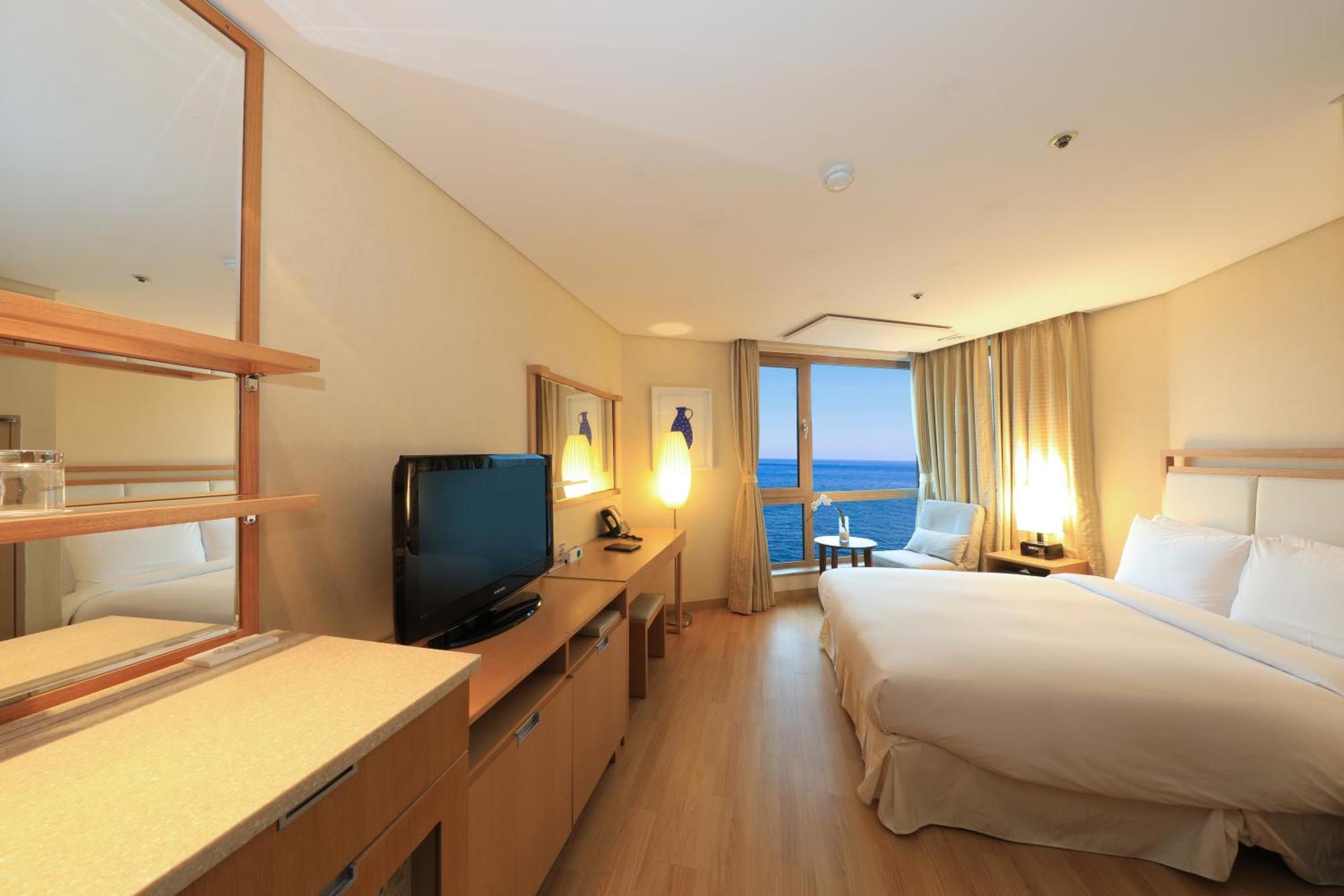 Ocean Suites Jeju Hotel Kültér fotó