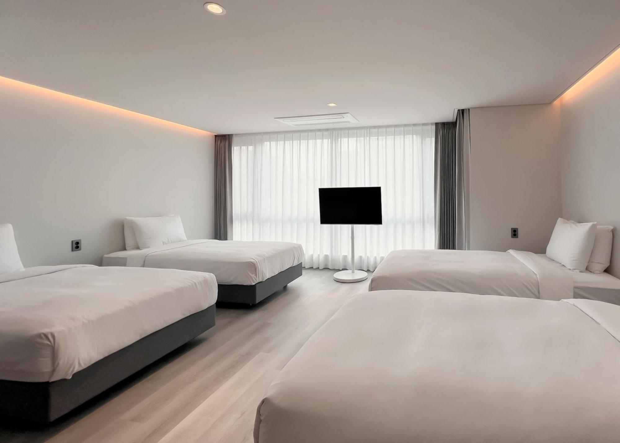 Ocean Suites Jeju Hotel Szoba fotó