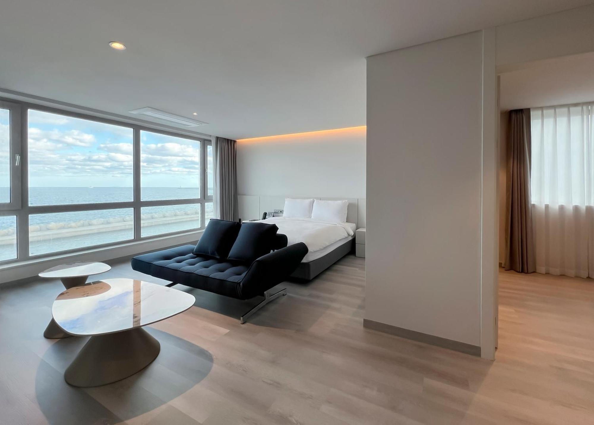 Ocean Suites Jeju Hotel Kültér fotó